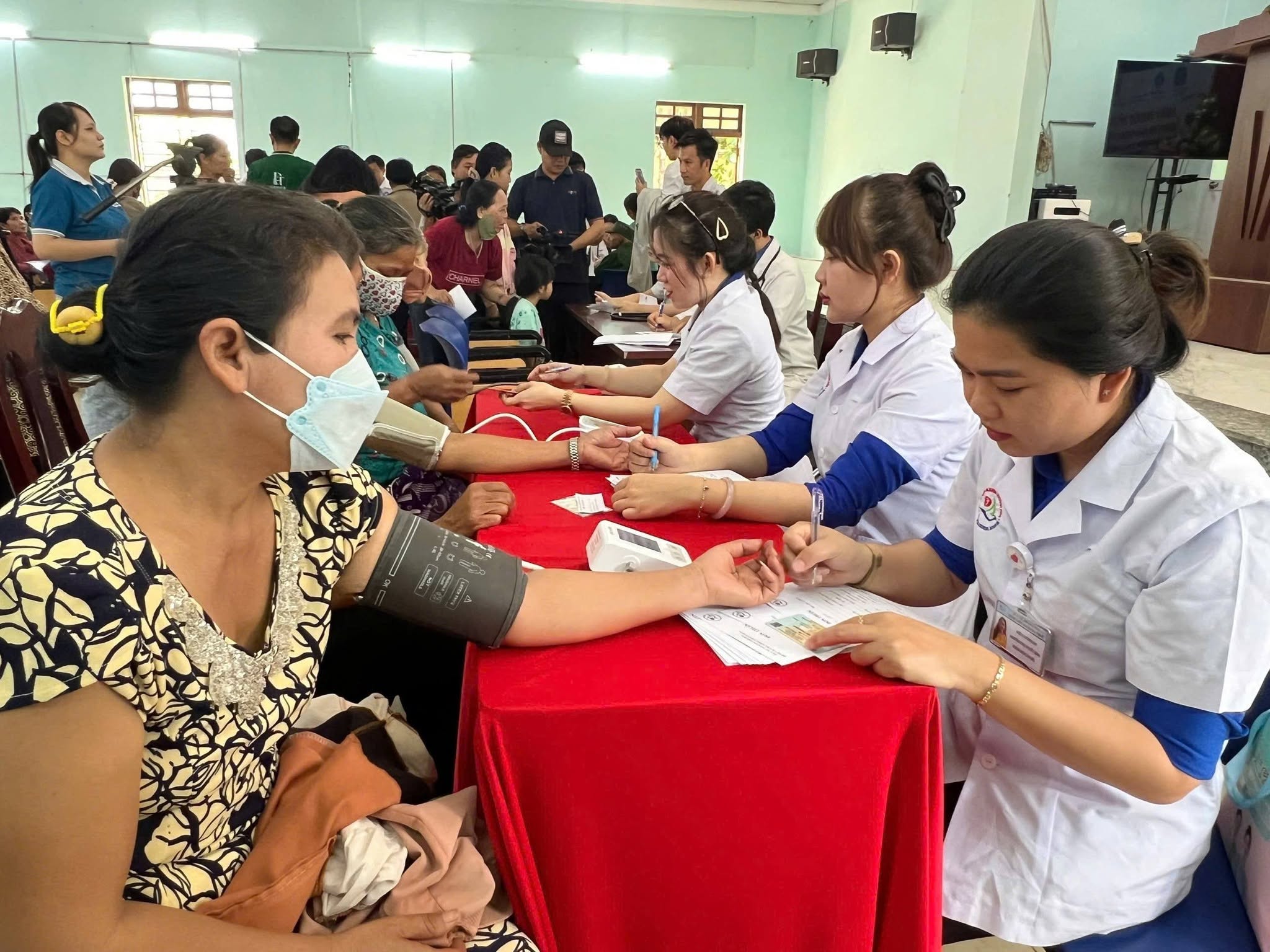 Vạn Ninh tiên phong triển khai khám sức khỏe định kỳ miễn phí – Bước khởi đầu cho mục tiêu chăm sóc sức khỏe toàn dân